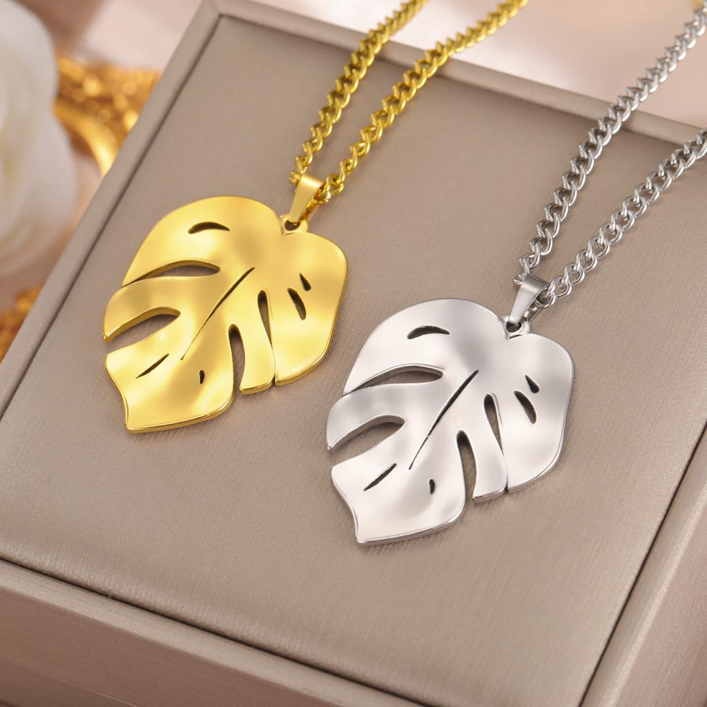 Teamer Fashion Big Monstera Leaf Necklace for Women Men 3MM Chain Stainless Steel Necklace Plant Nature Lover Jewelry Gift