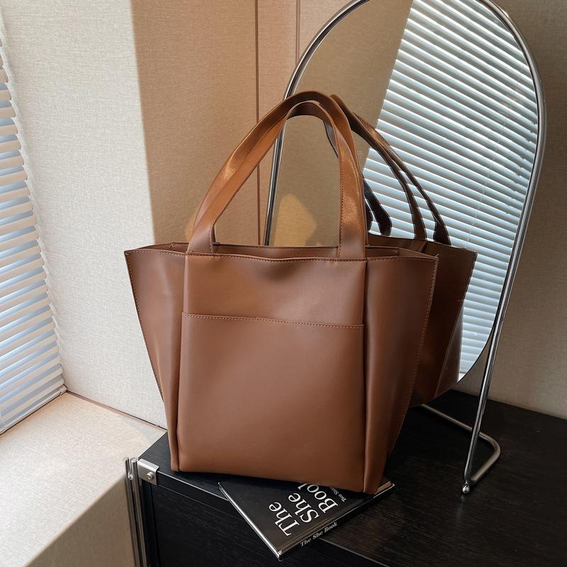 Large-capacity Tote Bag Women's New Simple and Versatile Shoulder Bag, High-end Leisure Work Commuter Bag