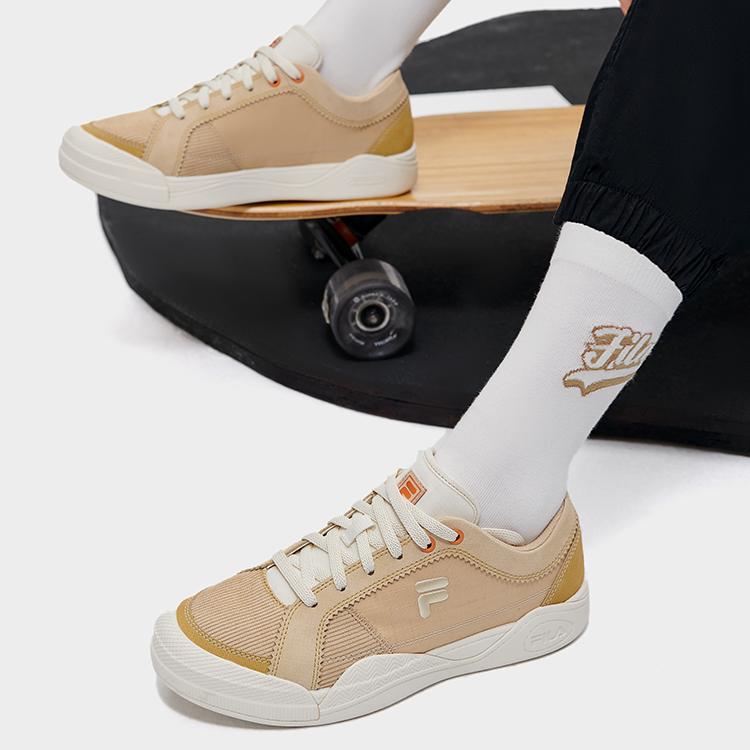 Fila Fusion Low Top Sneakers Women sneakers Golden-Wheat T12W312301FAA