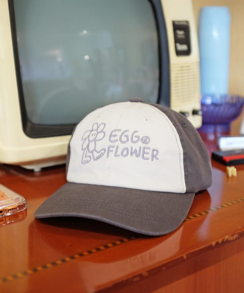 Beollunpeulenjeu Egg Flower Two-Tone Ball Cap Gray