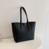 Fashionable Women's Pu Shoulder Tote Bag Spacious Commuter Bag With Zipper Closure
