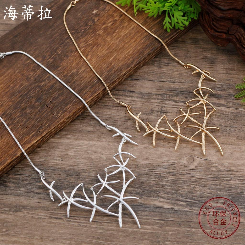 New Irregular Glossy Leaf Necklace, Ladies Premium Geometric Leaf Necklace