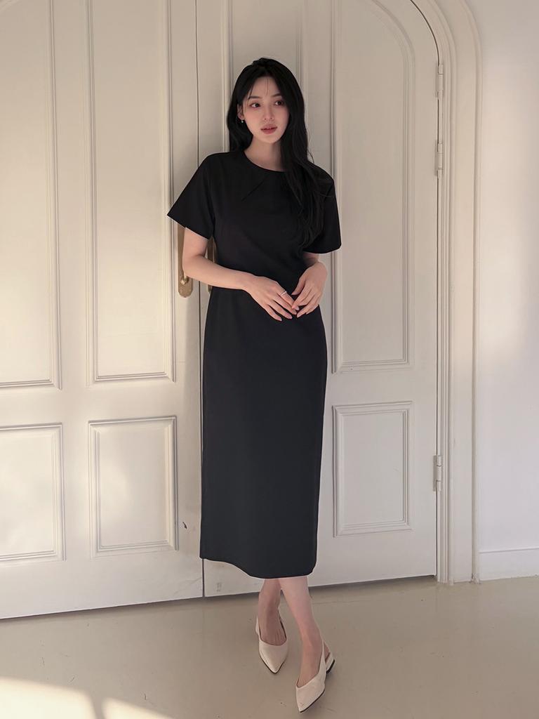 Mommet Keunsol Half H-Line Dress Black