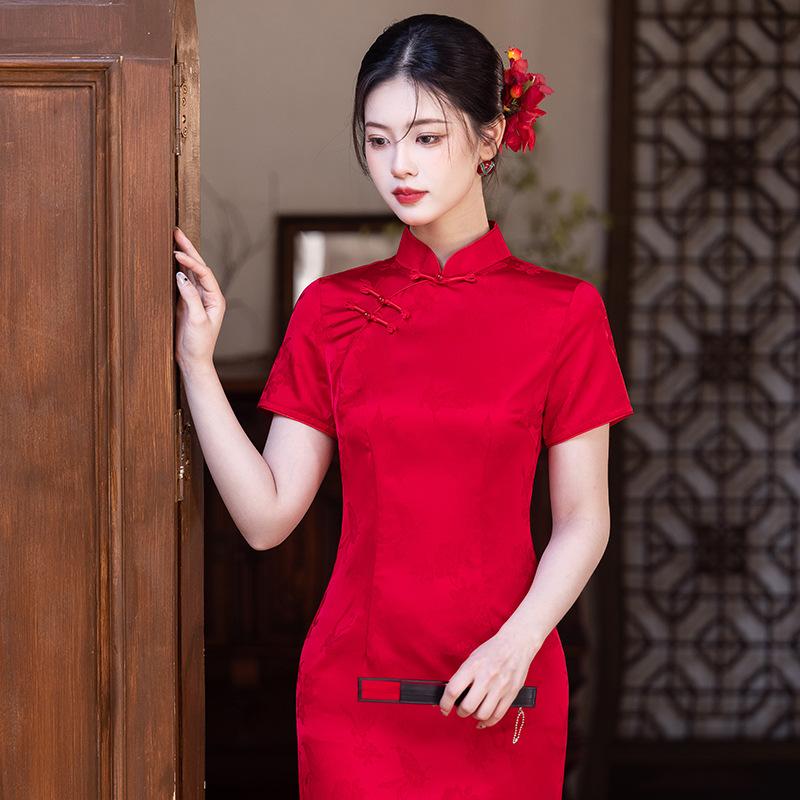 Red cheongsam girl 1011 new young toasting clothes to send the college entrance examination welcome etiquette home cheongsam skirt