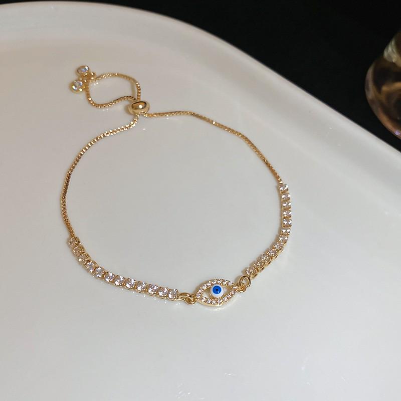 Exquisite Zirconia Star Flower Bracelet: Fashionable, Versatile, and Elegant Women's Hand Jewelry