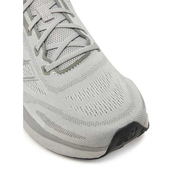 Беговые кроссовки New Balance 680