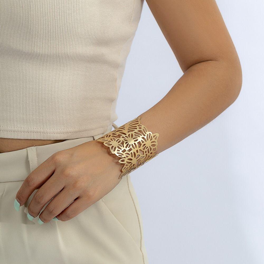 Europe American Style Wide Bangle Openings Cuff Bangles Hollow Leaf Flower Bracelet  Decoration