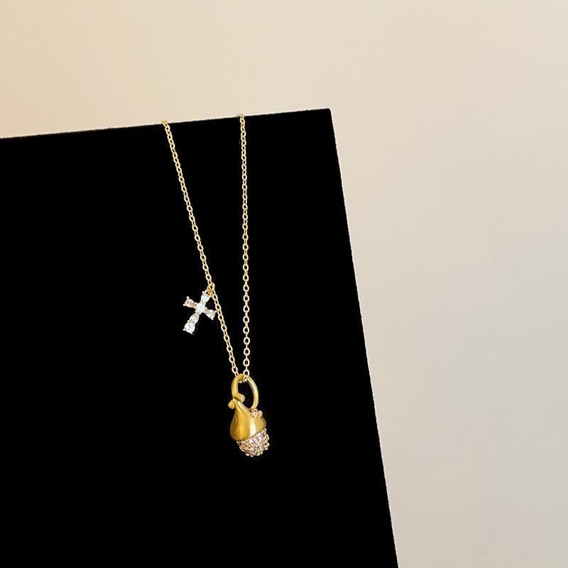 Design Sense Cross Pink Diamond Pine Cones Pendant Necklace Women'S Light Luxury Retro Elegant Fashion Versatile Neck Chain Sweater Chain