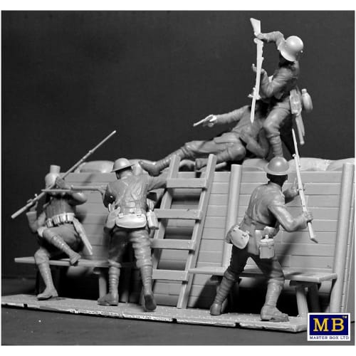 Master Box 1/35 Scale British-German First War Hand-to-Hand Combat Plastic Model Kit (2 British Soldiers & 3 German Soldiers) with Mini Trench Diorama
