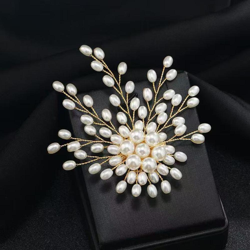 

Creative Pearl Tassel Flower Brooch Women s Corsage Pin Fashion Versatile Clothes Backpack Scarf Accessories