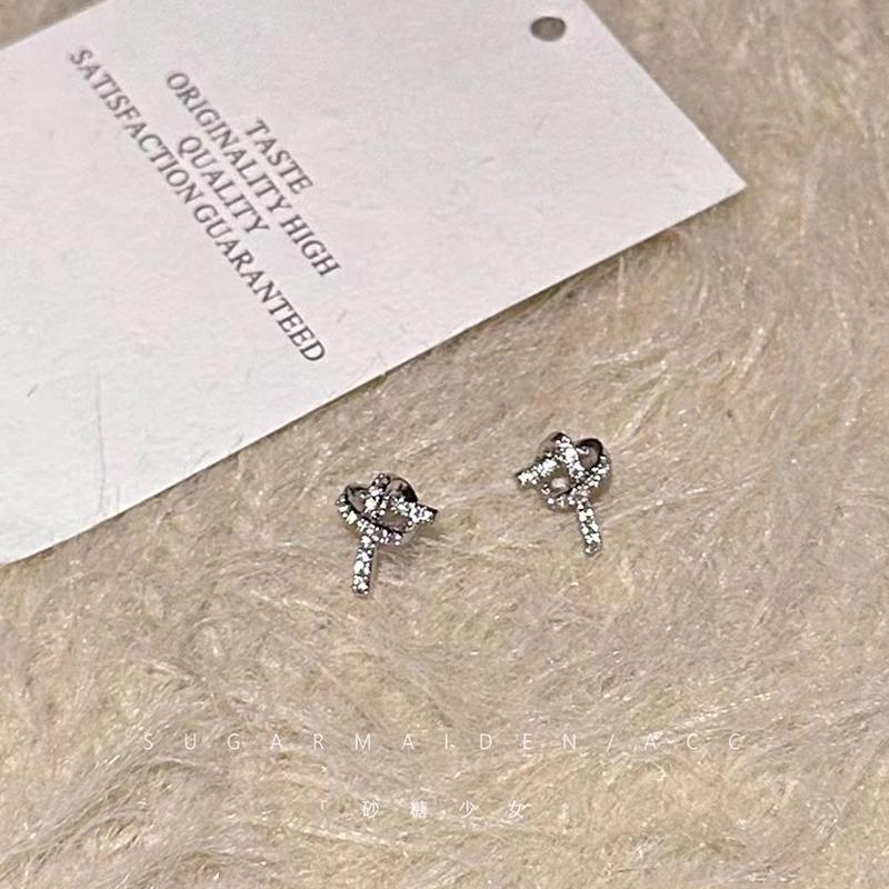 "Little Complex" Delicate and Small Knot Love Stud Earrings for Women. Korean Simple Niche Student Earrings Are Versatile~