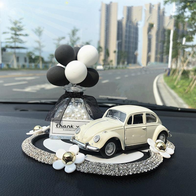 Automobile Perfume Table Accents: Cute Aromatherapy Car Interior Ornamentation