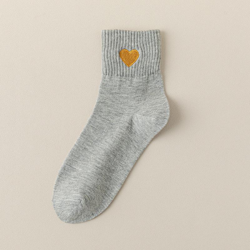 Women's Heart Embroidery Mid-Calf Cotton Socks – Solid Color, Sweat-Absorbing, Odor-Resistant, Ideal for Spring & Summer.