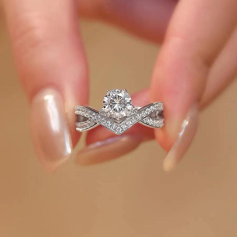 

Hui Zhi Yi 2023 Серебро 925 пробы Роскошное кольцо с белым бриллиантом 1 карат - Европейский и американский стиль Size 5