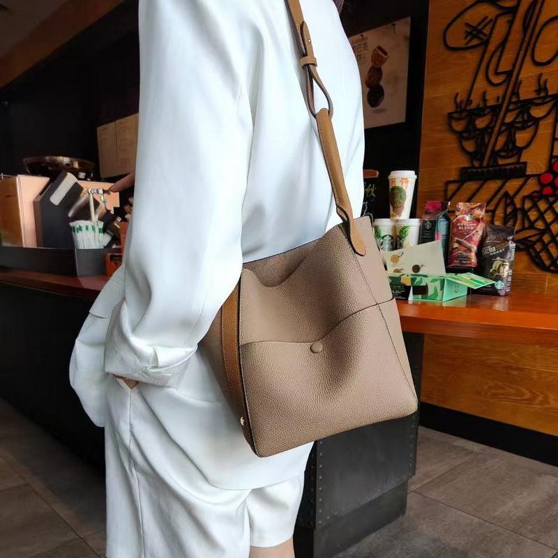 2025 New Style And Real Leather Bucket Bag Multi-Functional Top Cowhide Tassel Breathable Bag Large Capacity Canvas Liner