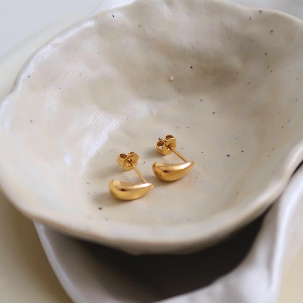 18K Gold Minimalist Water Drop Stud Earrings - Versatile, Personalized, and Durable Titanium Steel