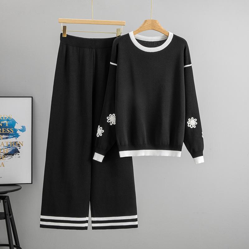 New Autumn and Winter Fashion, Youthful Long-sleeved Top, Loose Knitted Two-piece Set for Women