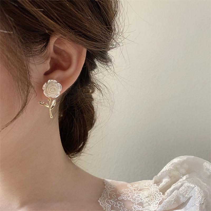 Elegant Korean-Japanese Rose Stud Earrings for Women: Chic, Sweet, and Modern Style (2026)