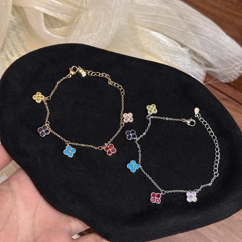 Douyin live stream supply, dopamine colored diamond four-leaf flower bracelet, summer small fresh and versatile bracelet jewelry.