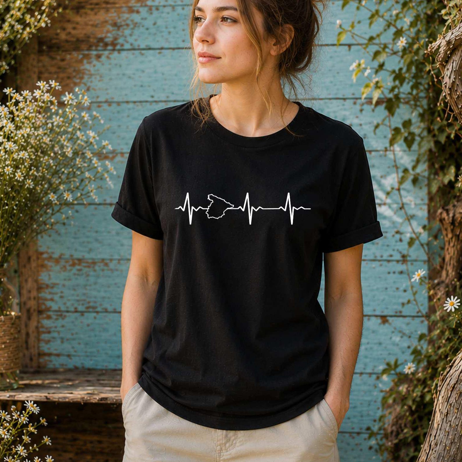 Spain Heartbeat T-Shirt - Gift Idea for Tourists and Spain Fans S