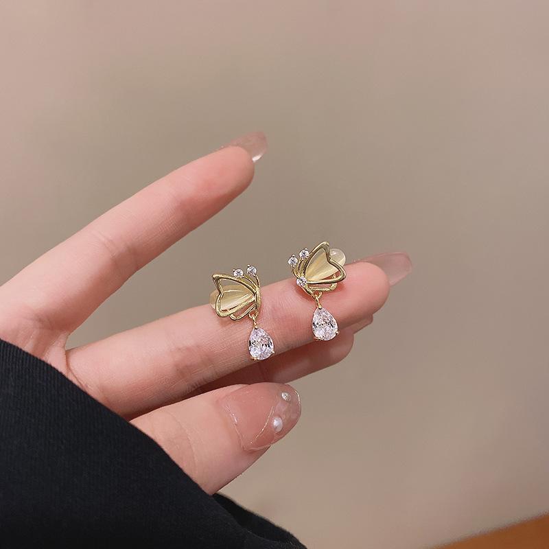 BLINGBAY New Women's Earrings Retro Women's Light Luxury High-End Niche Earrings Sweet Temperament Ear Accessories Modern Jewelry Gifts