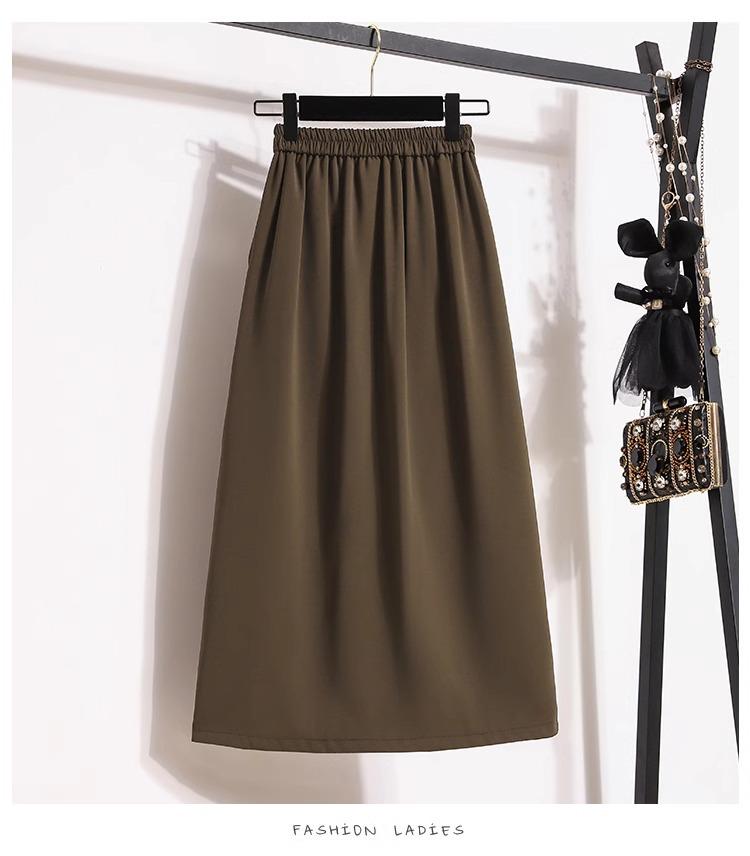 Women’s High-Waisted Black Midi Skirt with Slit – Elegant Draping for Spring and Autumn 2024.
