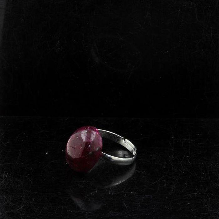 Pierres et Minéraux. Bague Rubis plaqué argent. 19.64 ct. Taille réglable.