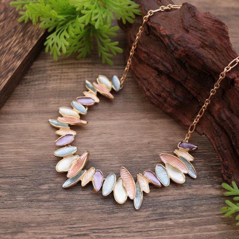 New Enamel Color Irregular Petal Necklace Ladies Exaggerated Design Geometric Flower Necklace