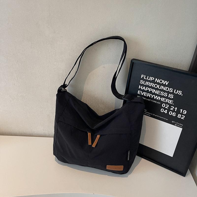 Canvas bag women's large-capacity new versatile shoulder messenger bag cloth bag class commuter tote bag