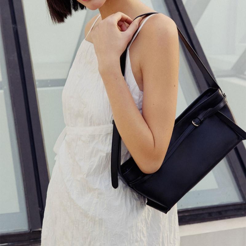 Joy Gryson Riki Ew Shoulder Bag Lw4sd2580 02