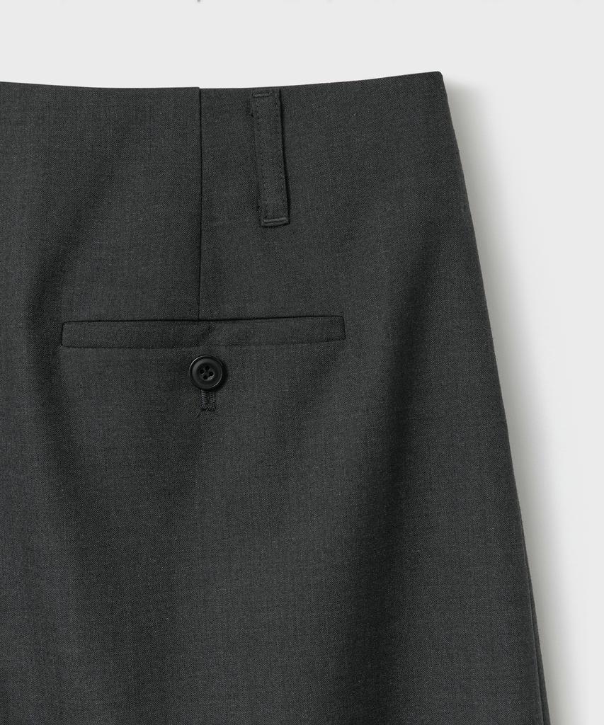 Bellie (W) Edge Cutoff Bermuda Pants - Gray