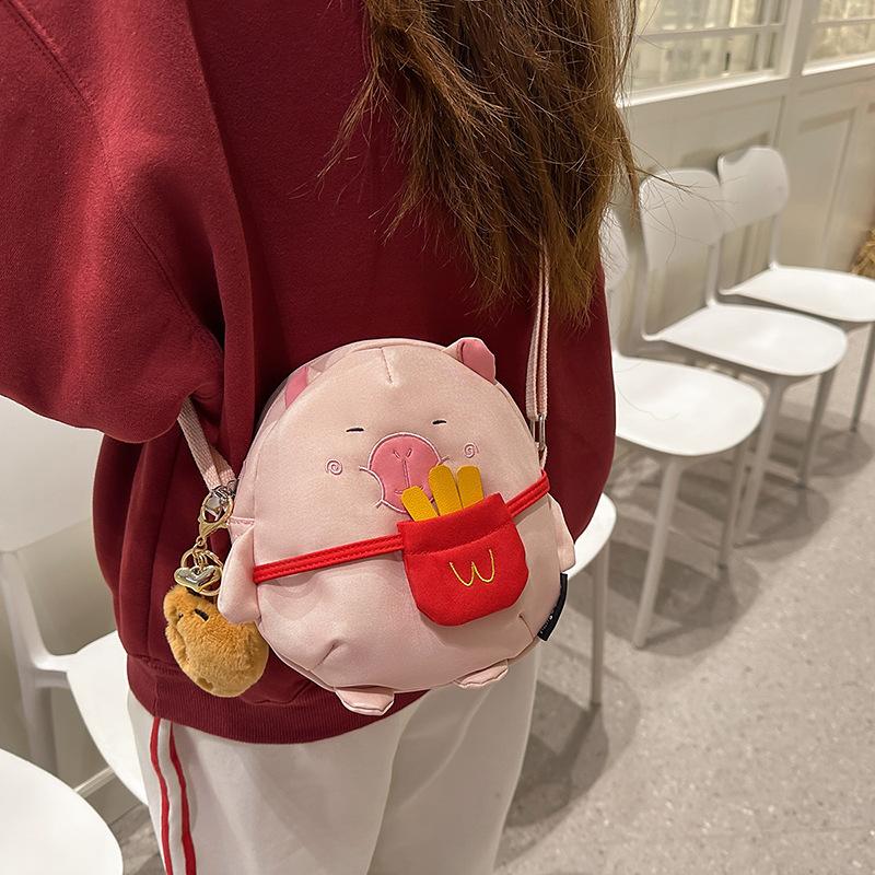 Super cute kapibara fun cartoon diagonal span bag girl heart cute water guinea pig small round bag girl storage backpack