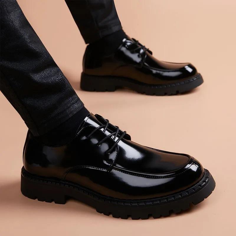 

2025 весна новая бизнес-платформа черные повседневные туфли повседневные кожаные туфли увеличивающие рост мужские кожаные туфли тренд универсальные весна 44