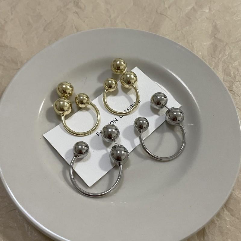 French Retro Metal Bead Earrings: Trendy, Stylish, and Fashionable Design