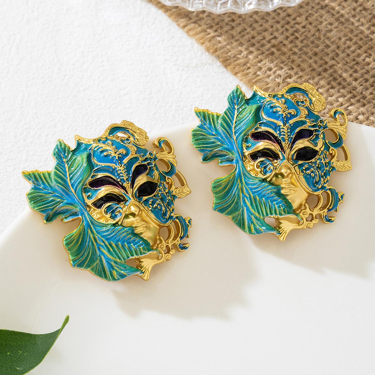 

Модные серьги-подвески для женщин зелёный