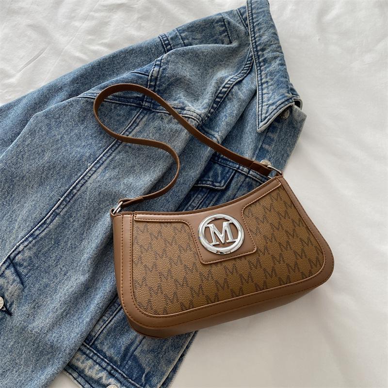 

2025 spring new simple casual retro armpit bag women s fashion small square bag Korean niche design shoulder bag коричневый