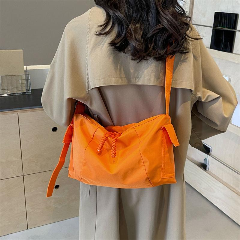 

Текстура Повседневный однотонный цвет Маленькая квадратная простая универсальная тканевая сумка с косой талией Сумка через плечо