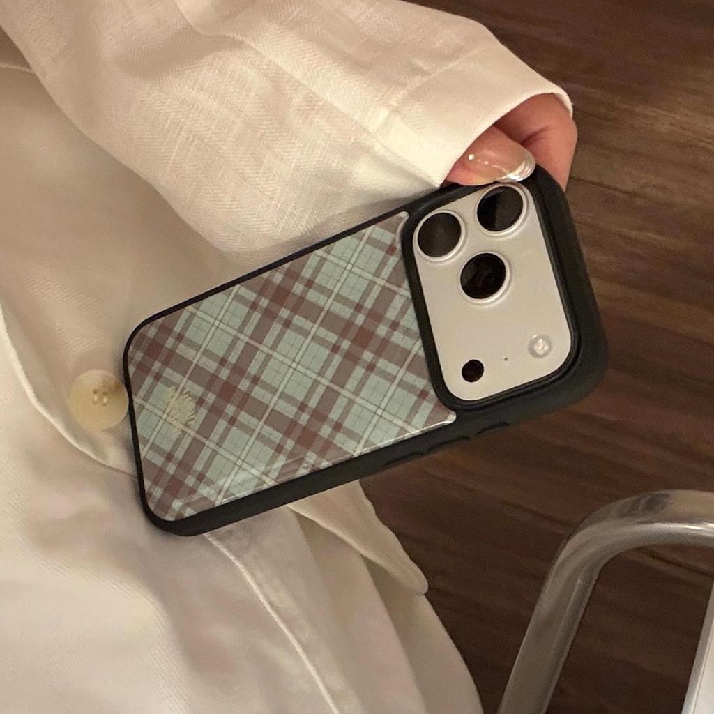 Creative Checkered Phone Case for iPhone 16, iPhone 17, and iPhone 17 Pro Max