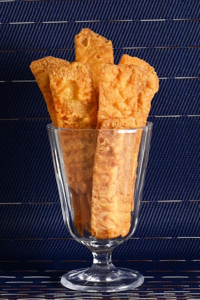 Bargains taste never forget once tried Snacks to go with Delicacies Gyoza Skin Oil 500g [Tsumamikura Official] Snacks, Appetizers, [A you'll you've
