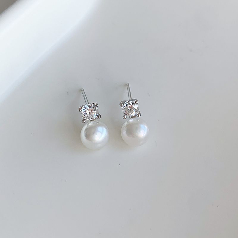 

925 Silver Needle Natural Freshwater Flat round Pearl Stud Earrings for Women Fancy Shining Diamond Zircon Earrings New Arrival Trendy Earrings With 6mm natural oblate Pearl