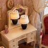 Lámpara de Mesa en Miniatura, Pequeña Lámpara Retro de Mesita de Noche, Mini Lámpara de Escritorio para Mansión de Muñecas a Escala 1/12, Dormitorio en Miniatura