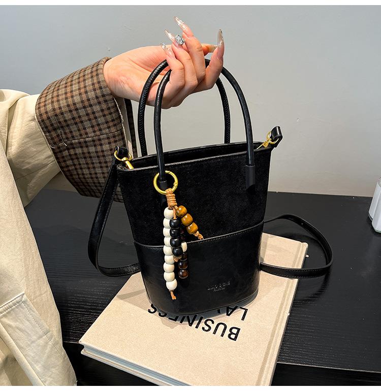 Fashion Versatile Shoulder Bucket Bag Crossbody Bag Women s Premium Sense Simple Casual Commuter Handbag