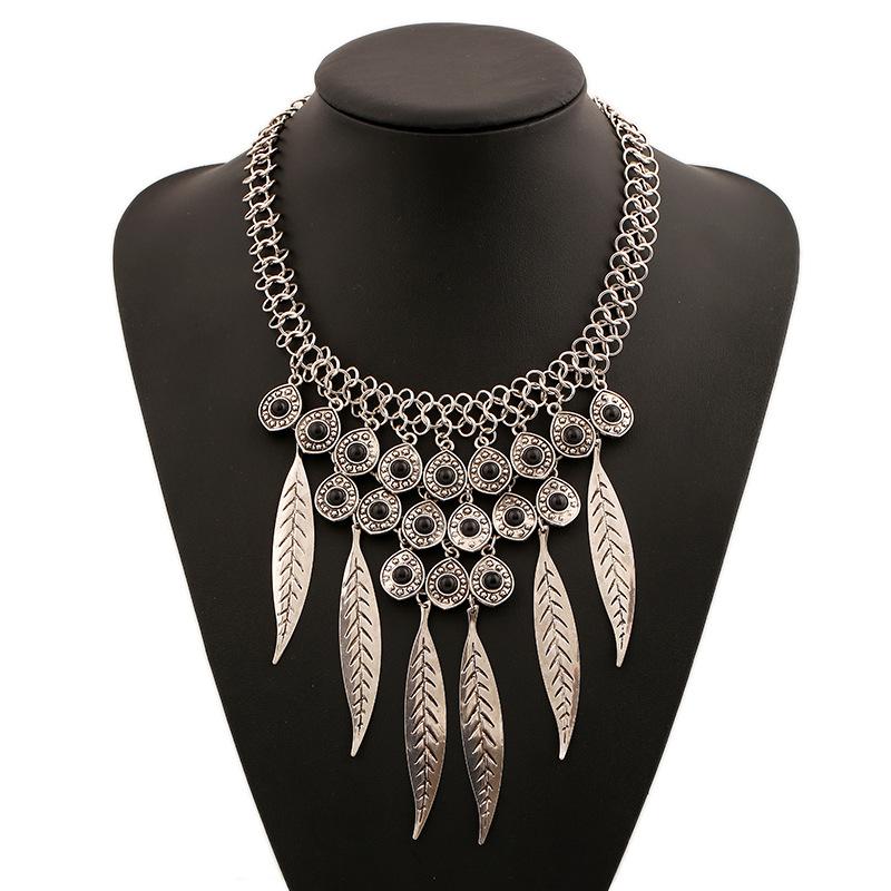 

Винтажное ожерелье с кисточками в виде листьев из камня