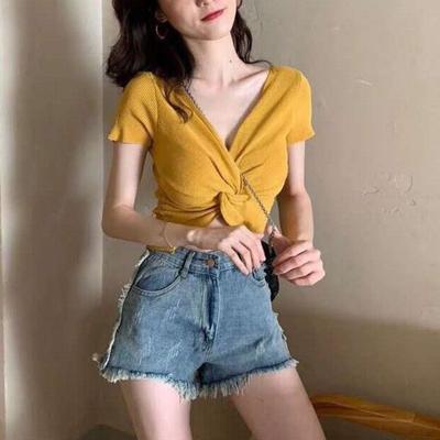 Sommer Neue Damenmode Schick Sexy Einfarbiges Unterziehshirt Raffiniertes Überkreuz-Zweiwege-Strick-Kurzarmtop für Damen