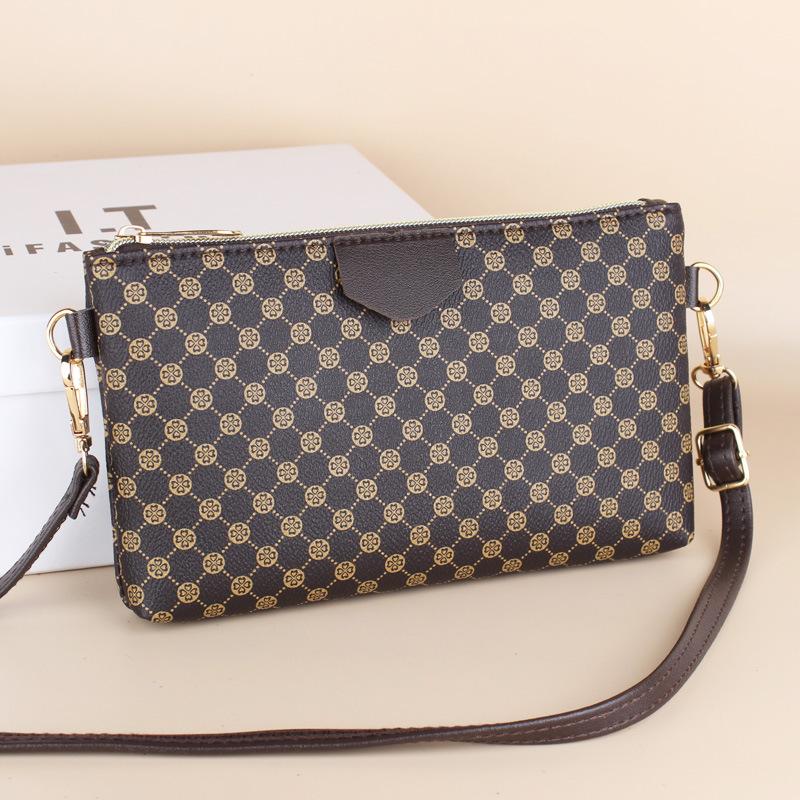 

Bag fashionable new contrasting color messenger small square bag change small bag shoulder bag women s bag one piece delivery