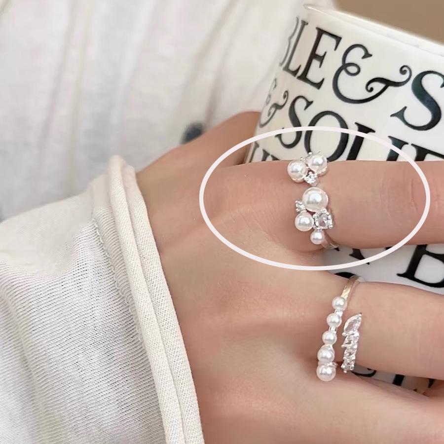 

2024 Нишевое кольцо с жемчугом: Женский аксессуар на указательный палец класса люкс