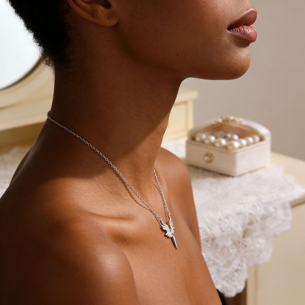 Small Angel Wing Collarbone Necklace Creative Wing Pendant Delicate Jewelry for Women