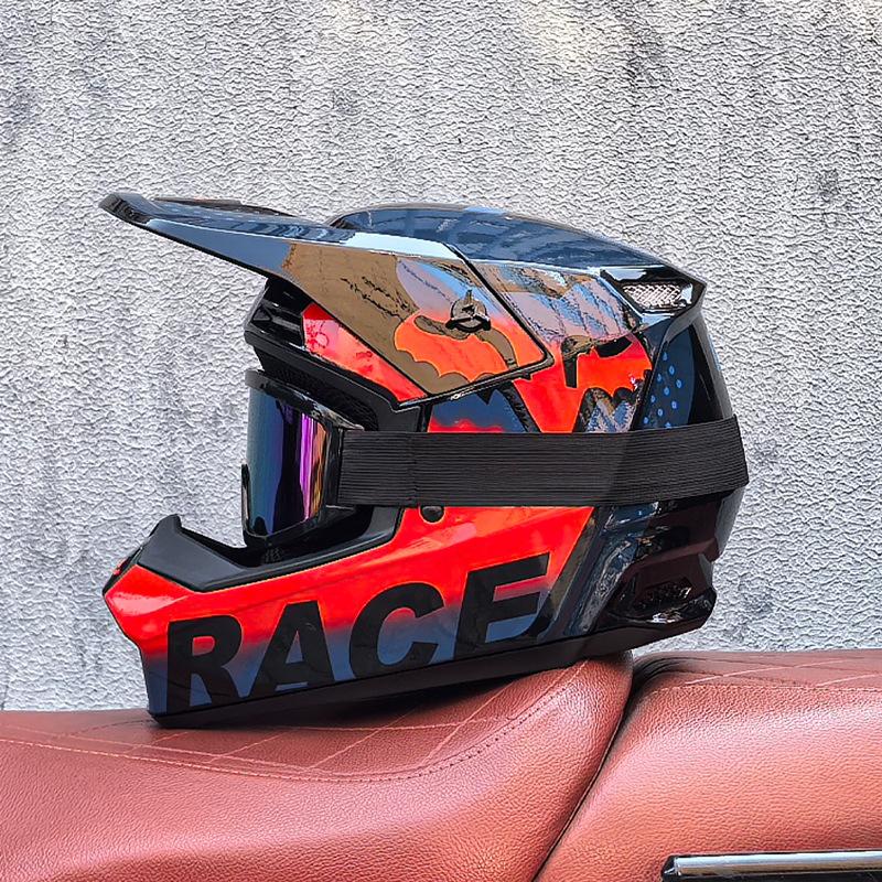 Send three red and blue downhill helmets off-road mountain bike riding safety helmets men's and women's cycling forest helmets