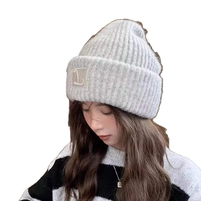 Newcomer Discount: Cozy Autumn/Winter Beanie - Face Slimming, Knitted with Earflaps