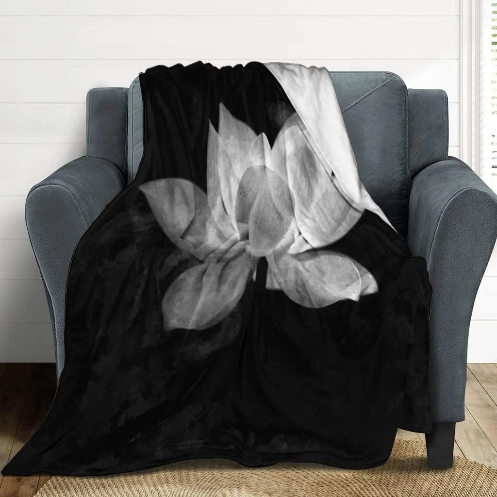 Lily of the Valley Soft Blanket Four Seasons Warm Lightweight Flannel Blanket Holiday Gift Blanket